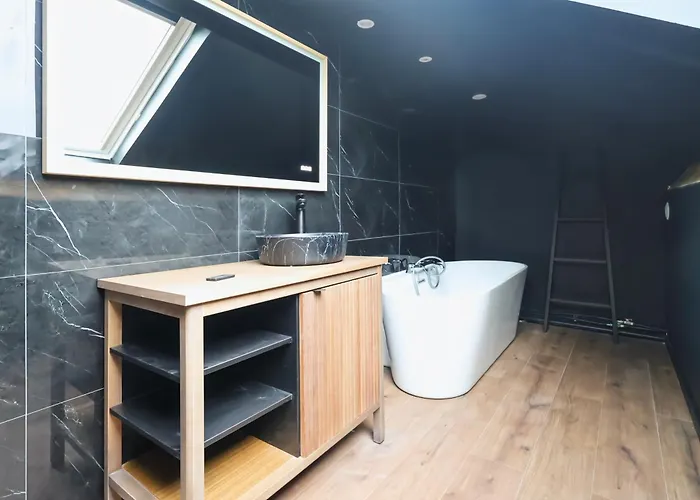 Suite Osaka - Elégance et zénitude - 5 min plage Appartamento